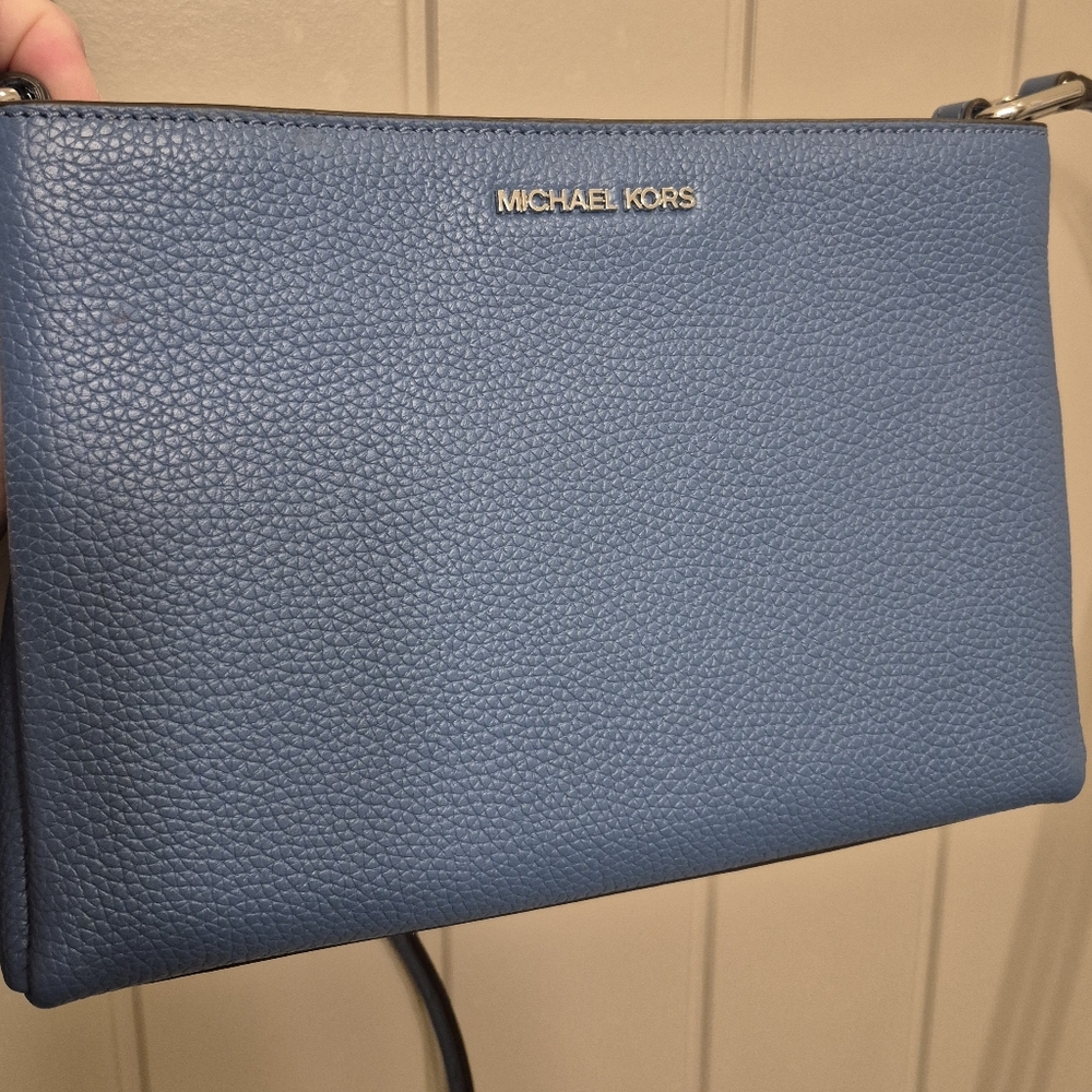 Michael Kors Trisha Medium Pebbled Leather Crossbody Bag - Picture 4 of 10